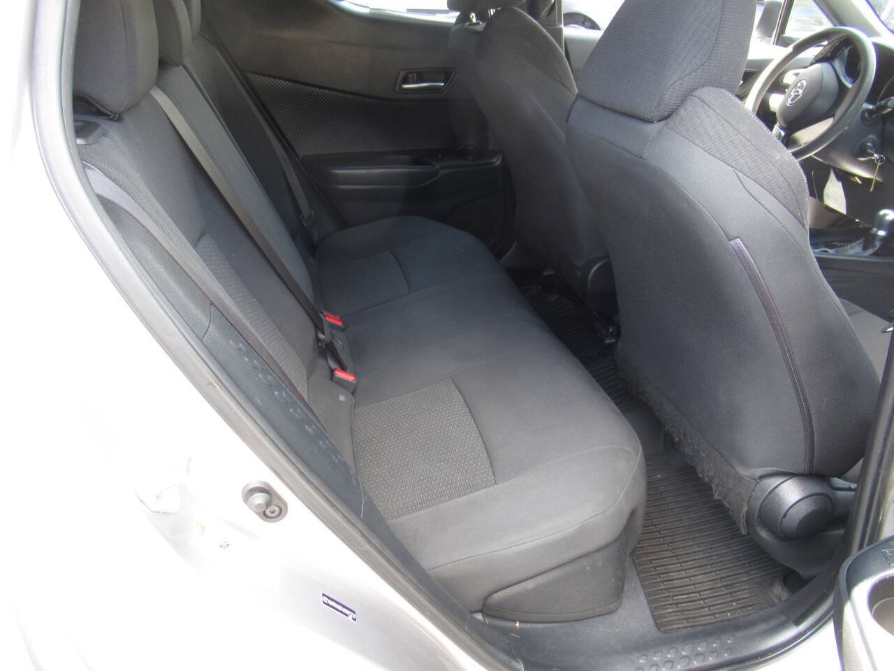 Used 2019 Toyota C-HR LE FWD image 8