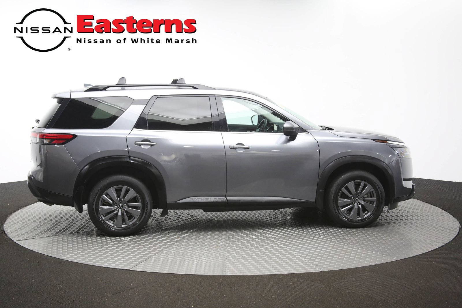 Used 2022 Nissan Pathfinder SV AWD/4WD image 41