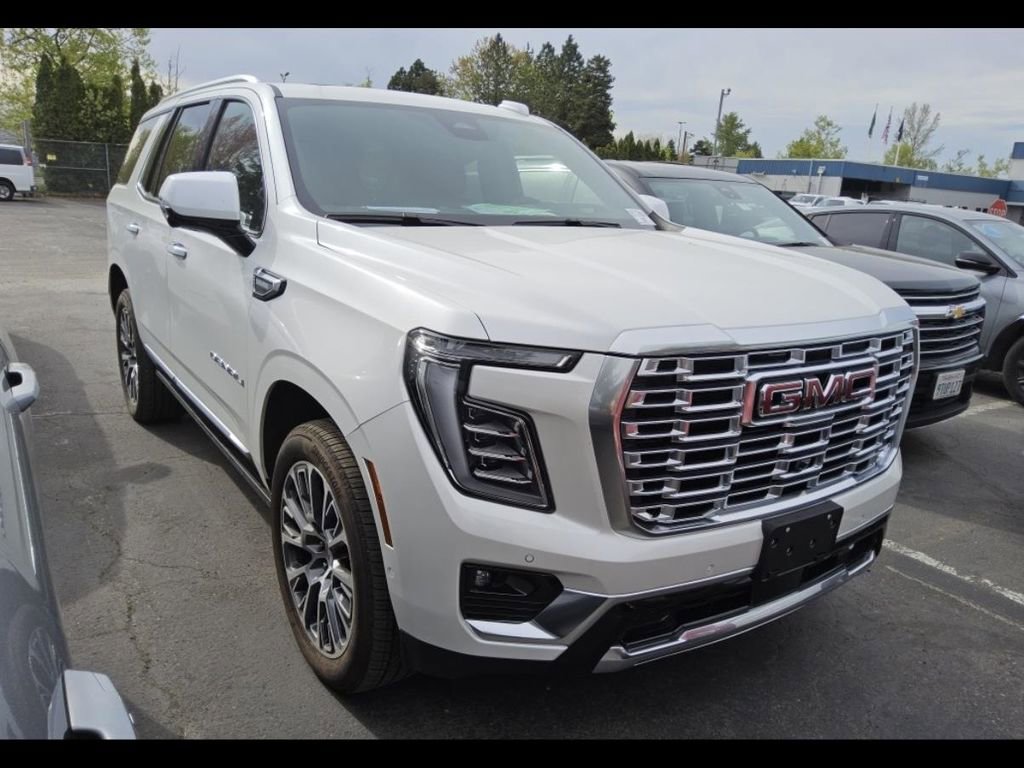 Used 2025 GMC Yukon Denali w/ Denali Reserve Package AWD/4WD image 9