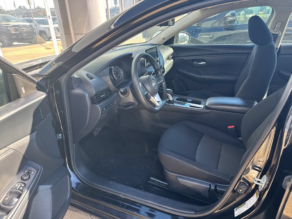 Used 2023 Nissan Sentra SV FWD image 11