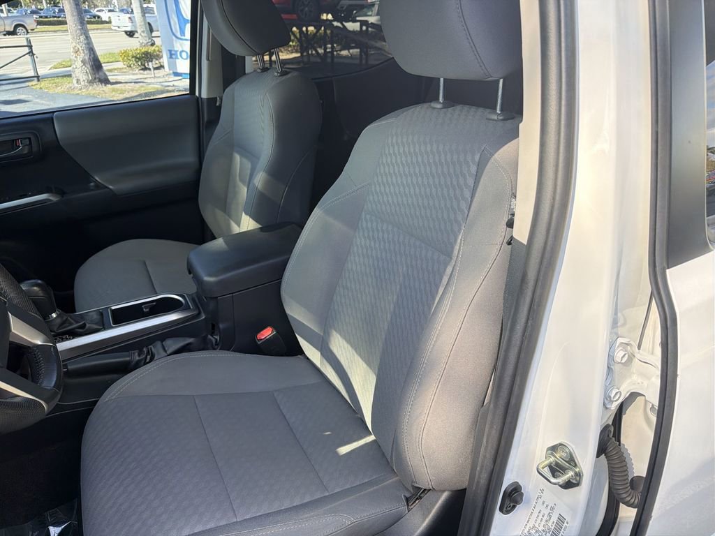 Used 2020 Toyota Tacoma SR5 image 40