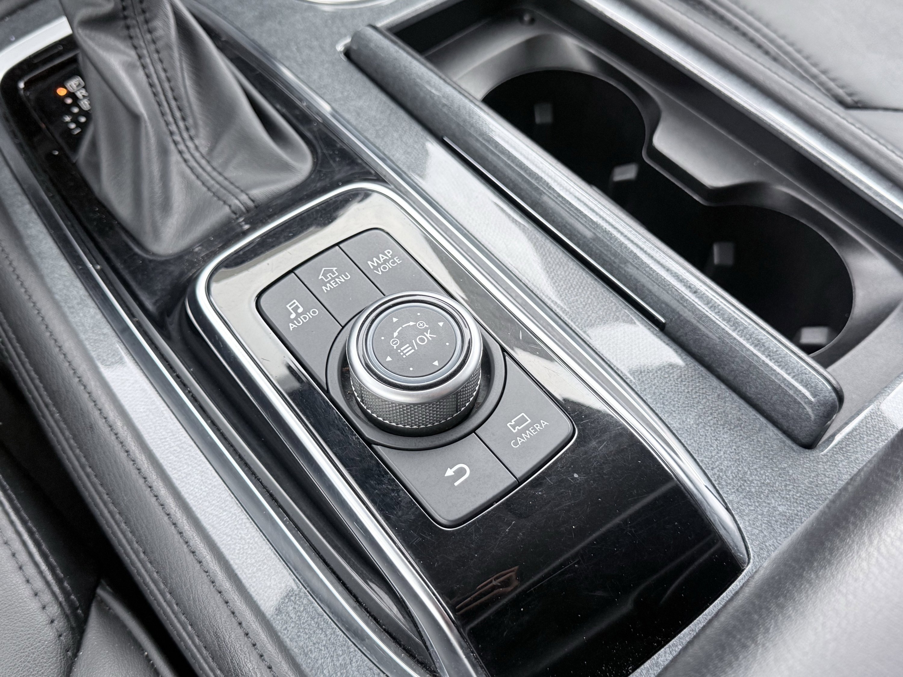 Used 2021 Nissan Armada SV w/ SV Appearance Package image 63