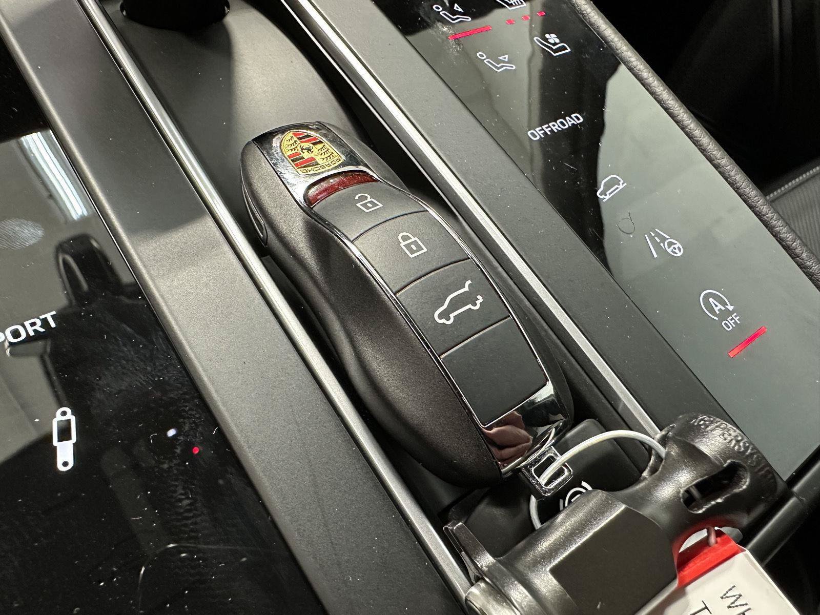 New 2026 Porsche Macan S AWD/4WD image 46