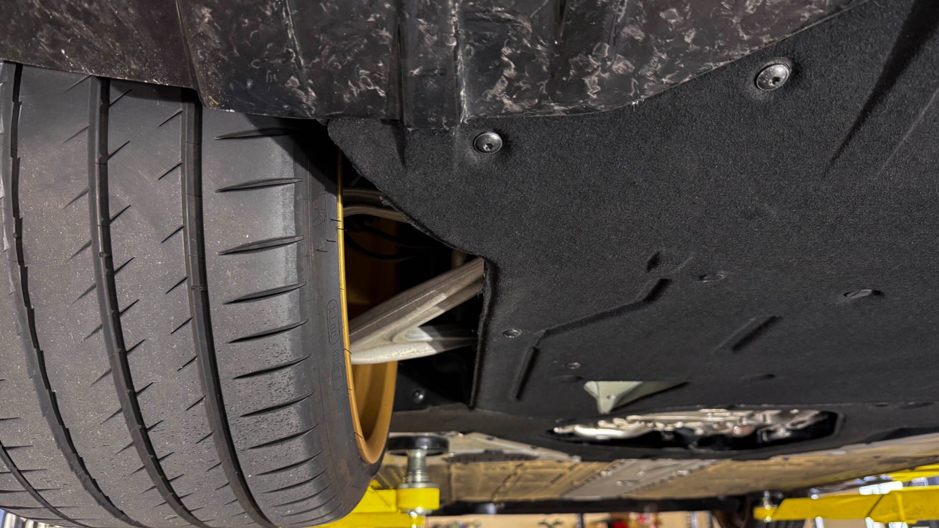 Used 2018 Lamborghini Huracan Performante image 92