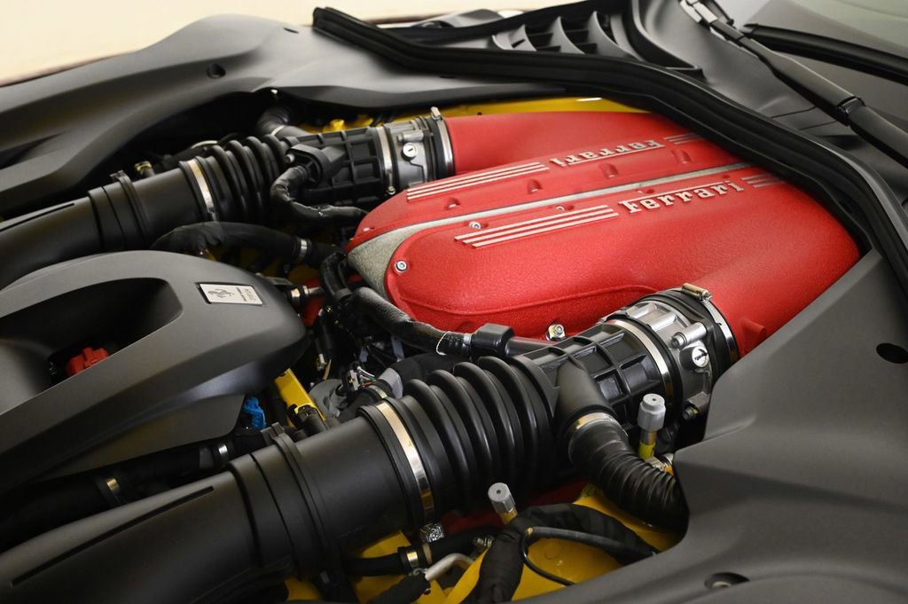 Used 2025 Ferrari 12Cilindri Base image 5