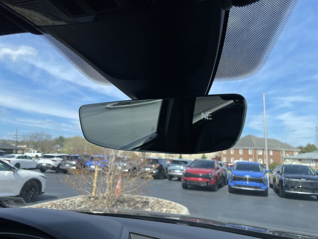 Used 2021 Volkswagen Tiguan SEL Premium R-Line image 32