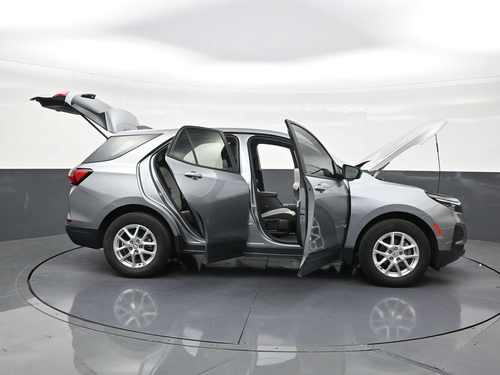 Used 2024 Chevrolet Equinox LS FWD image 29