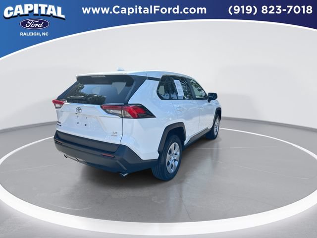 Used 2025 Toyota RAV4 LE AWD/4WD image 8