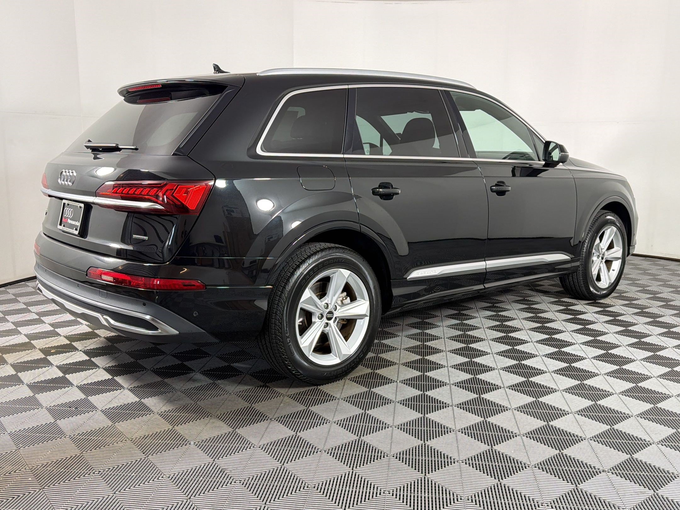 Certified 2023 Audi Q7 2.0T Premium w/ Convenience Package AWD/4WD image 7