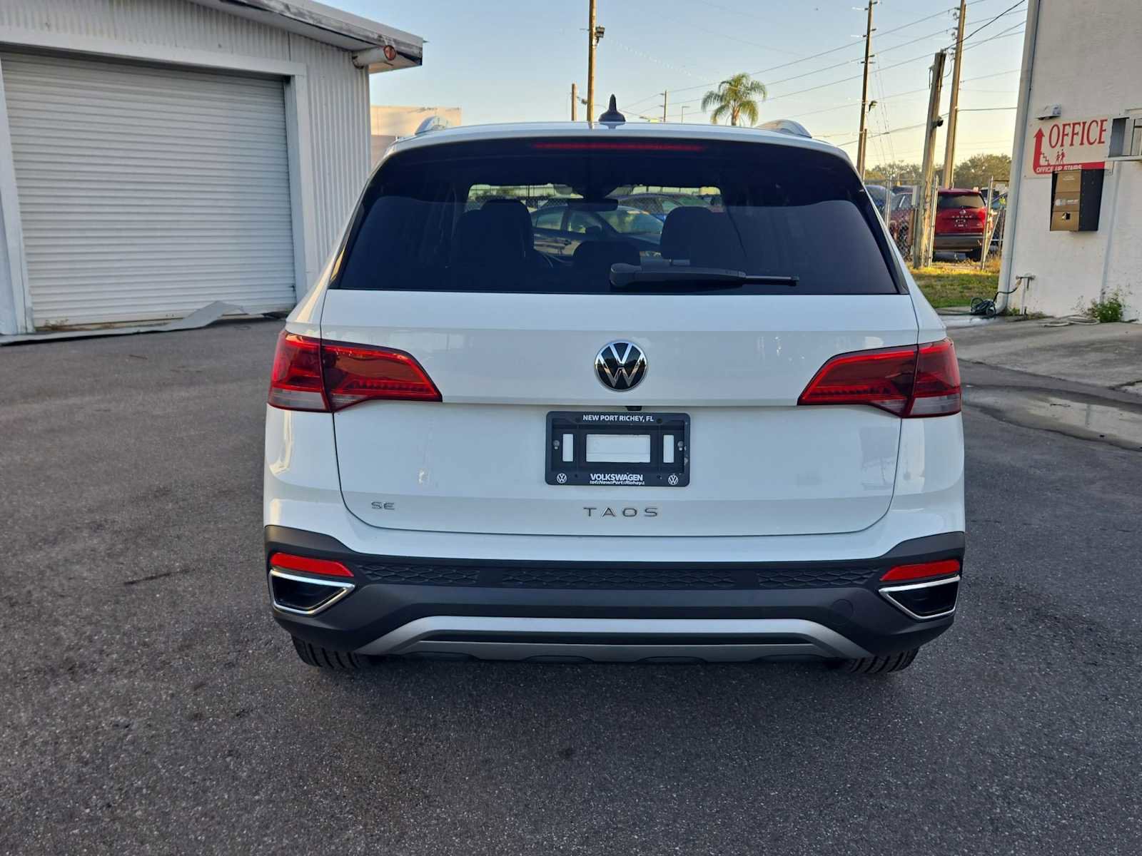 Used 2023 Volkswagen Taos SE image 13