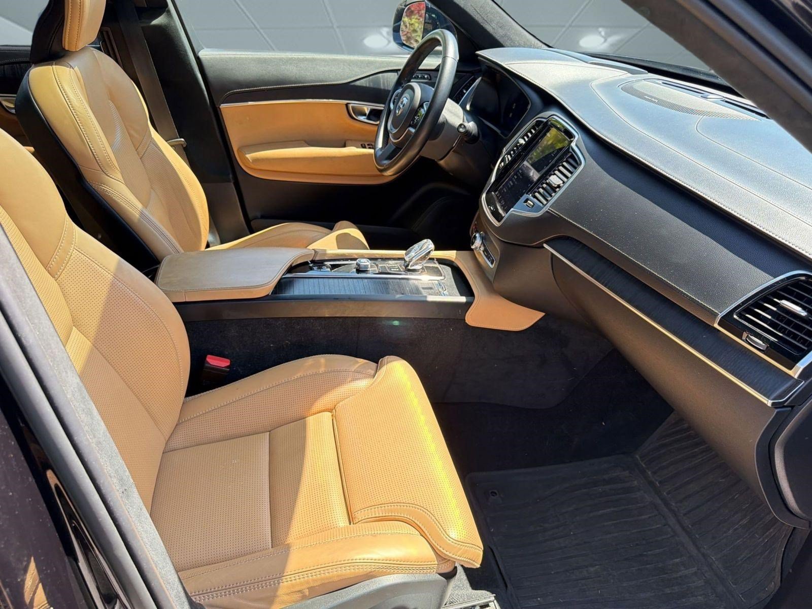 Certified 2023 Volvo XC90 B6 Ultimate w/ Lounge Package AWD/4WD image 30