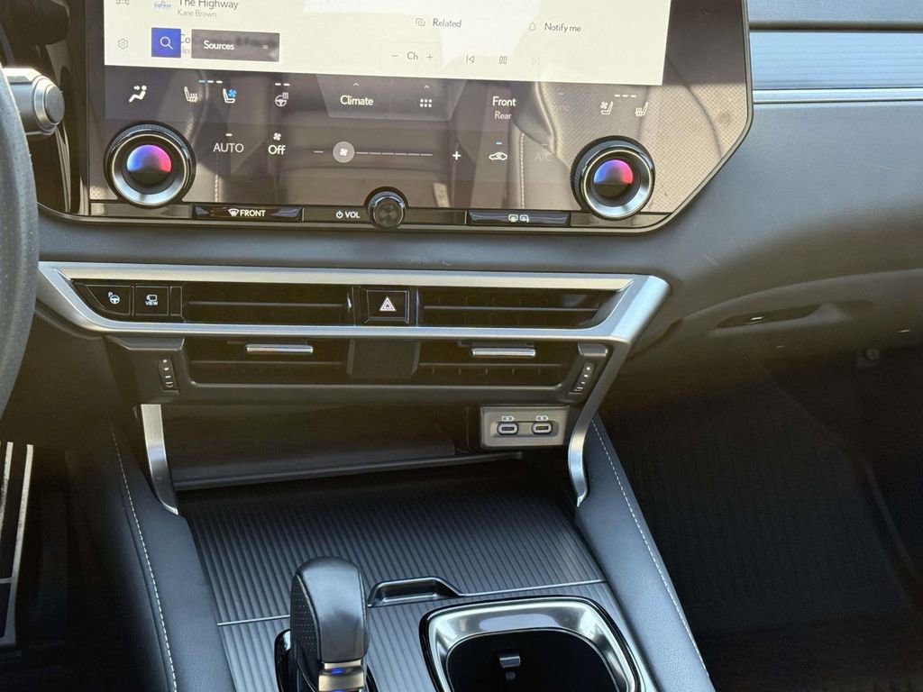 Used 2023 Lexus RX 500h F Sport w/ Accessory Package (2T) image 19