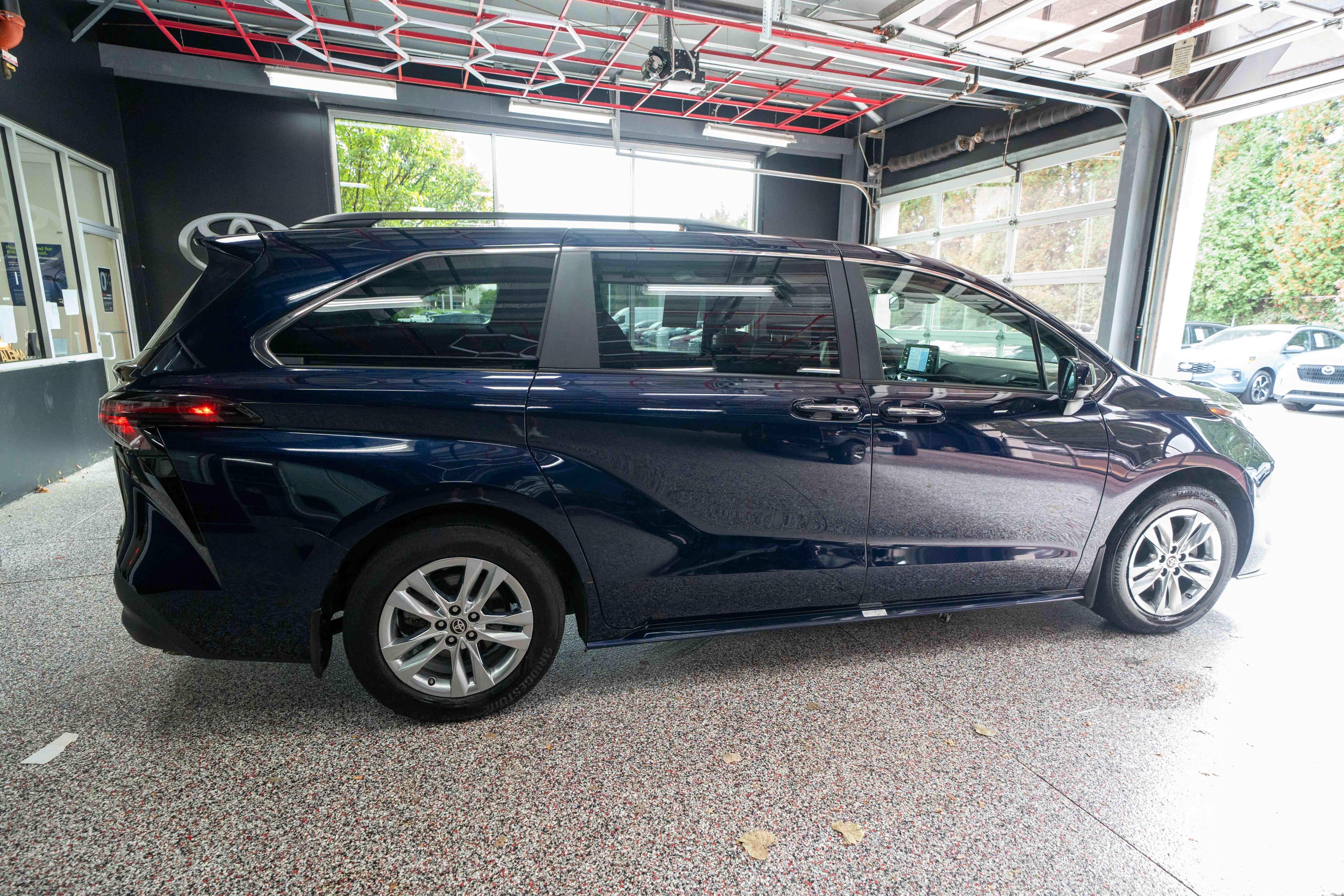 Certified 2023 Toyota Sienna XLE w/ XLE Plus Package AWD/4WD image 4