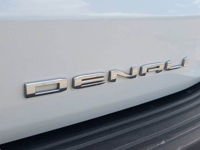 Used 2024 GMC Yukon Denali RWD image 6