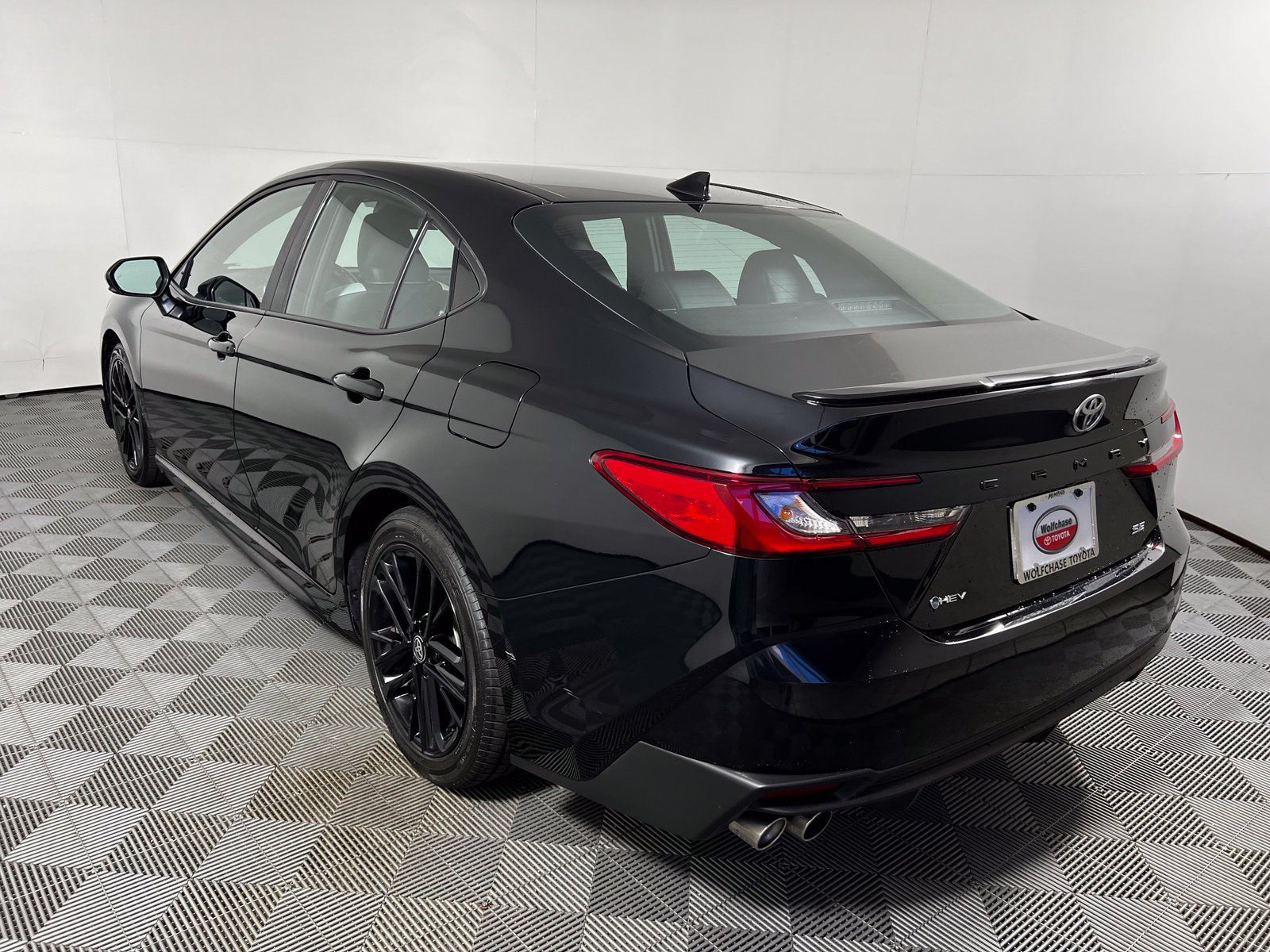 Certified 2025 Toyota Camry SE FWD image 7