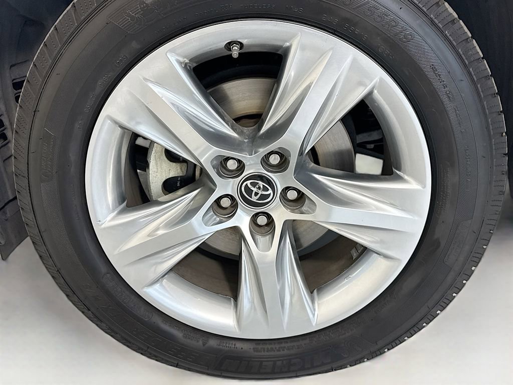 Used 2018 Toyota Highlander Limited FWD image 31