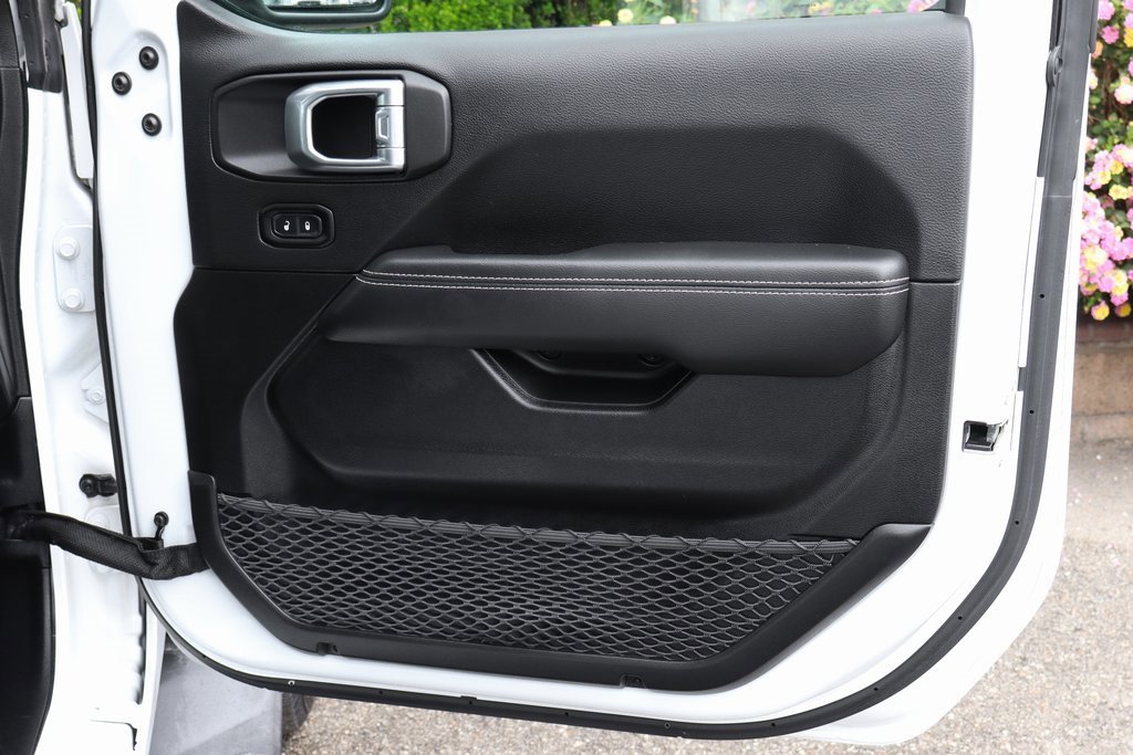 Used 2021 Jeep Gladiator Overland w/ LED Lighting Group image 37