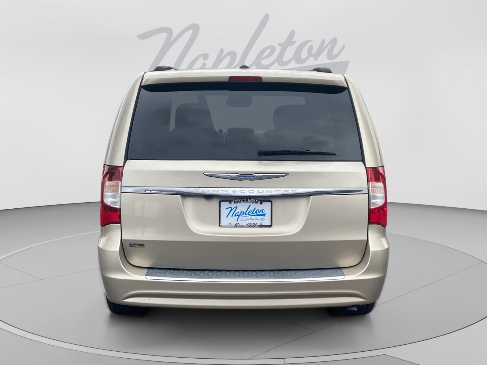 Used 2016 Chrysler Town & Country Touring FWD image 4
