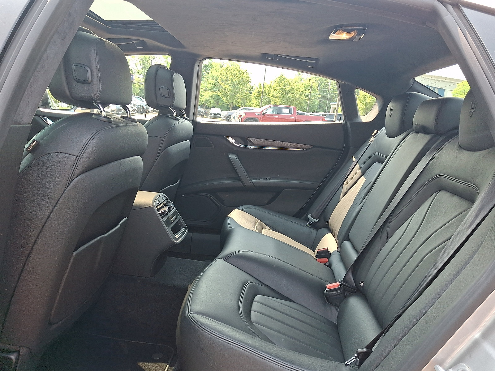 Used 2014 Maserati Quattroporte GTS RWD image 10