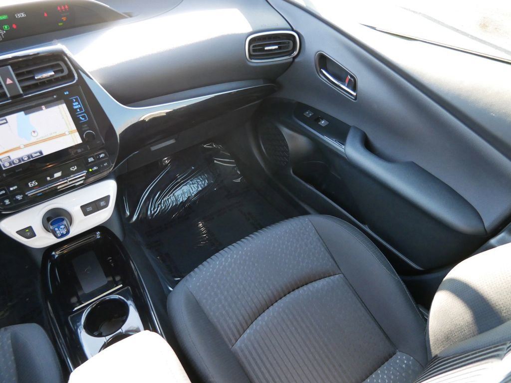 Certified 2018 Toyota Prius Three image 15