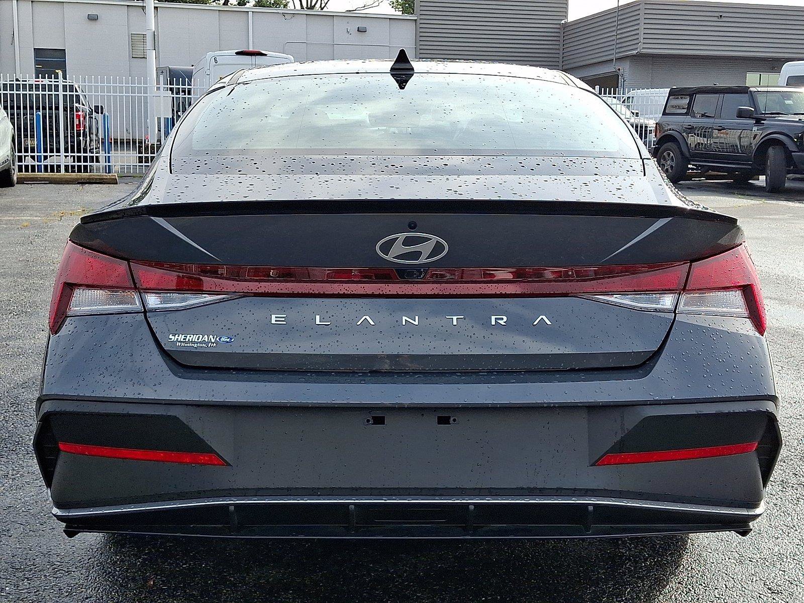 Used 2025 Hyundai Elantra Sport FWD image 7