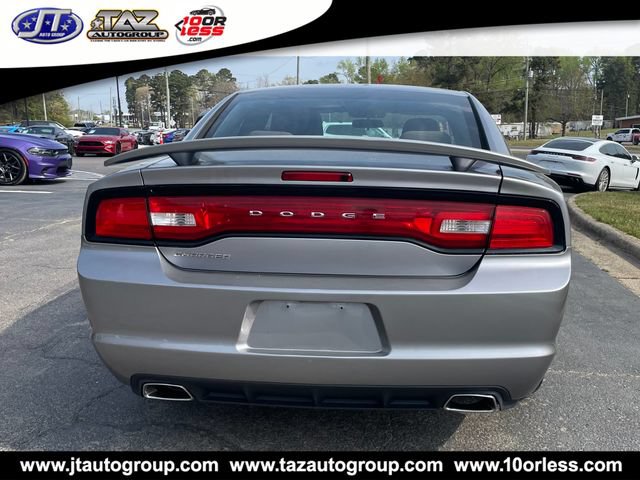 Used 2014 Dodge Charger SE RWD image 4