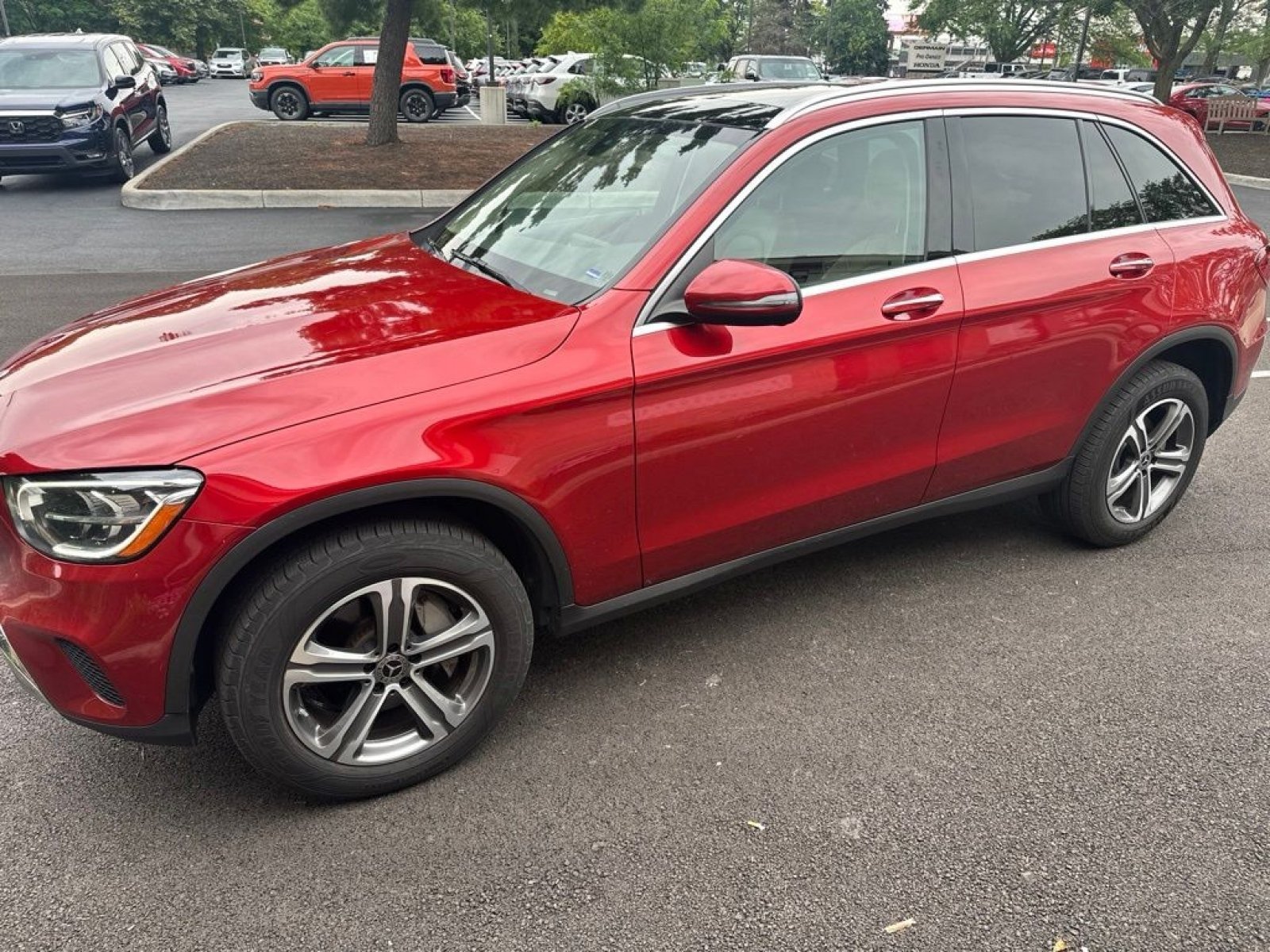 Used 2020 Mercedes-Benz GLC 300 4MATIC image 3