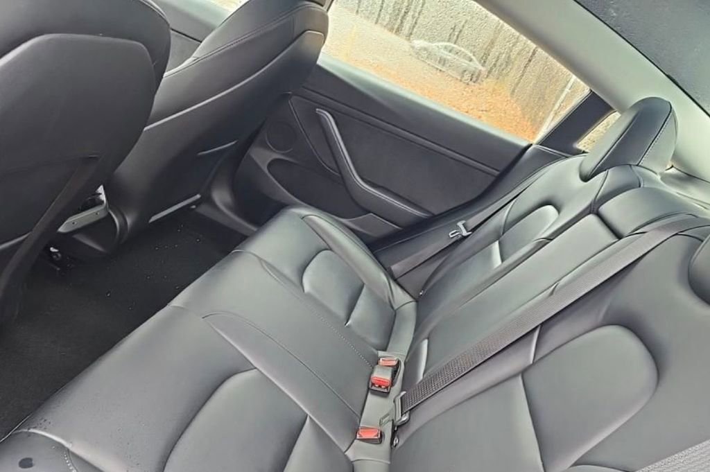 Used 2023 Tesla Model 3 Standard Range RWD image 4