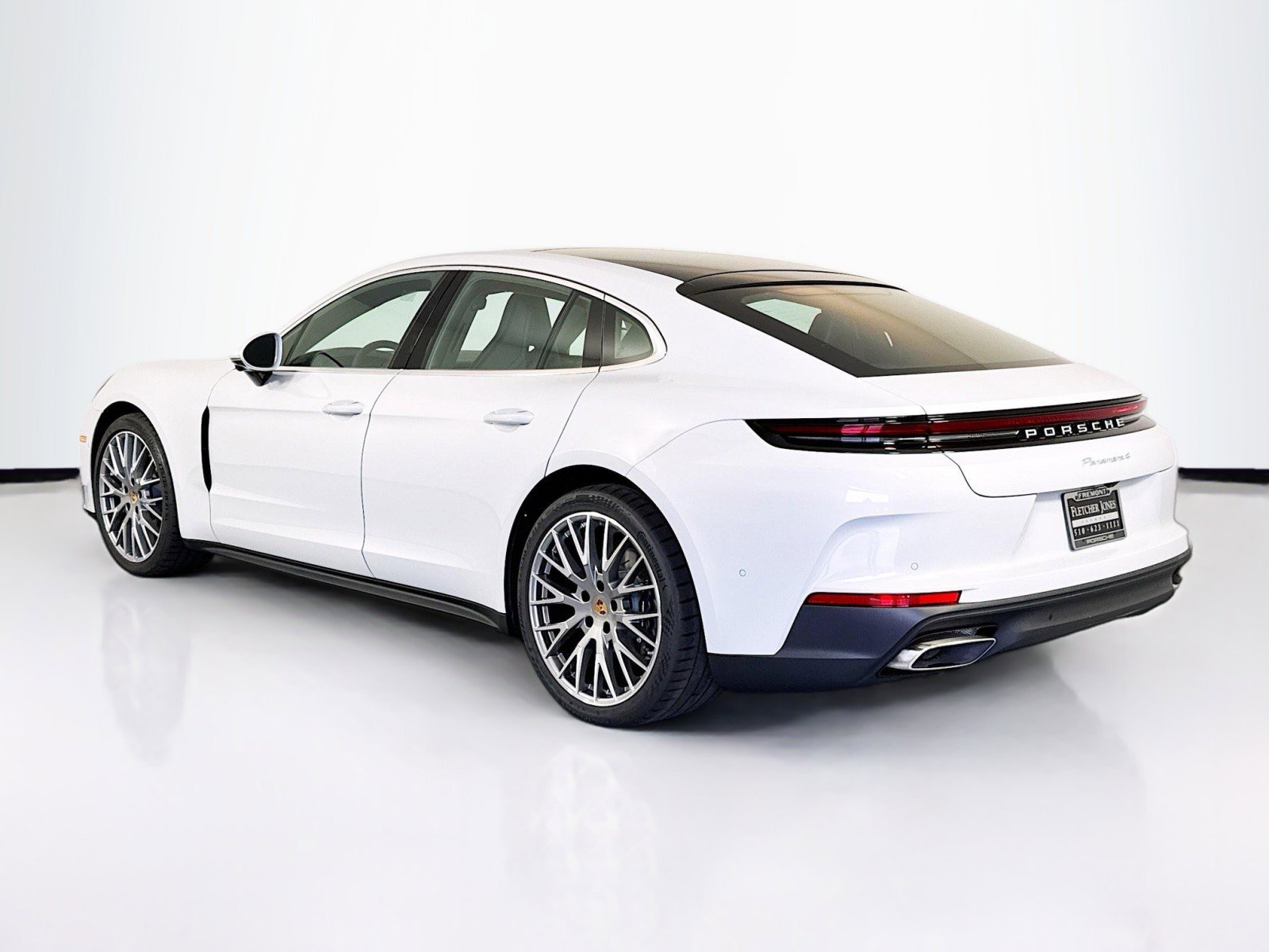 New 2025 Porsche Panamera 4 image 3