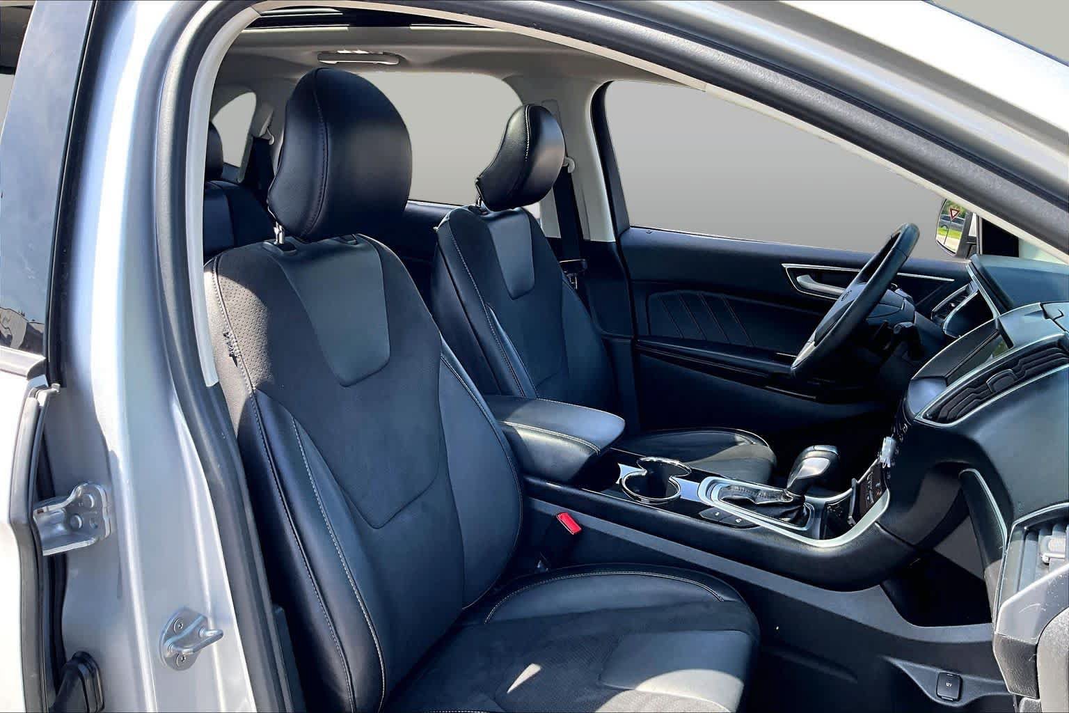 Used 2018 Ford Edge Sport w/ Equipment Group 401A AWD/4WD image 9