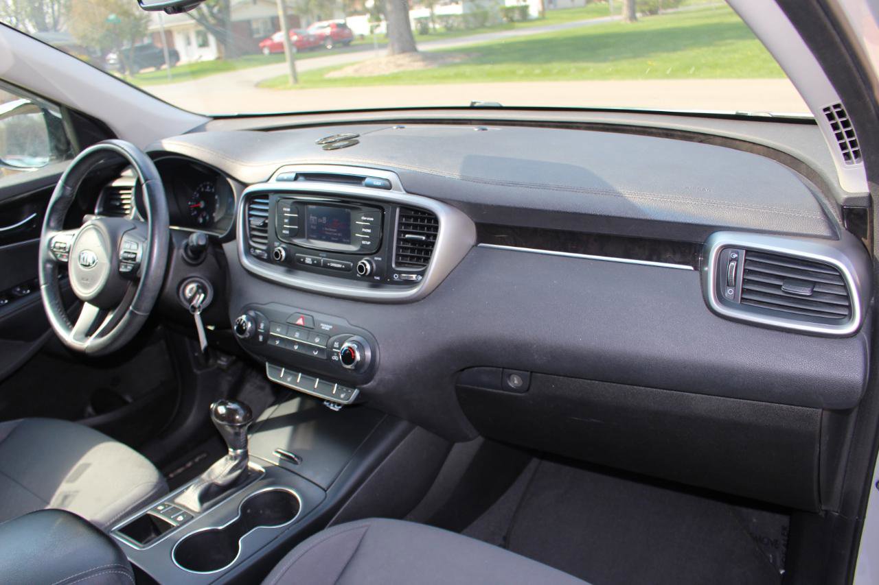 Used 2016 Kia Sorento LX w/ LX Convenience Package image 39