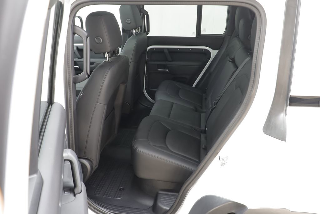 Used 2025 Land Rover Defender 110 S image 14