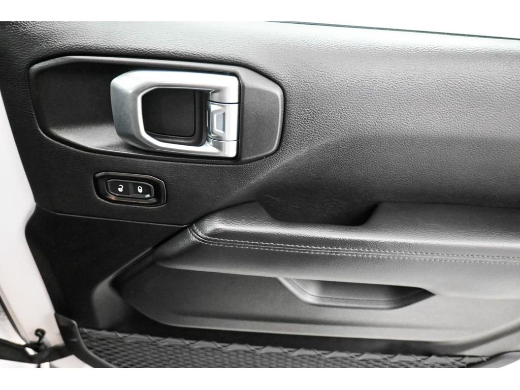 Used 2023 Jeep Wrangler Unlimited Sahara image 16