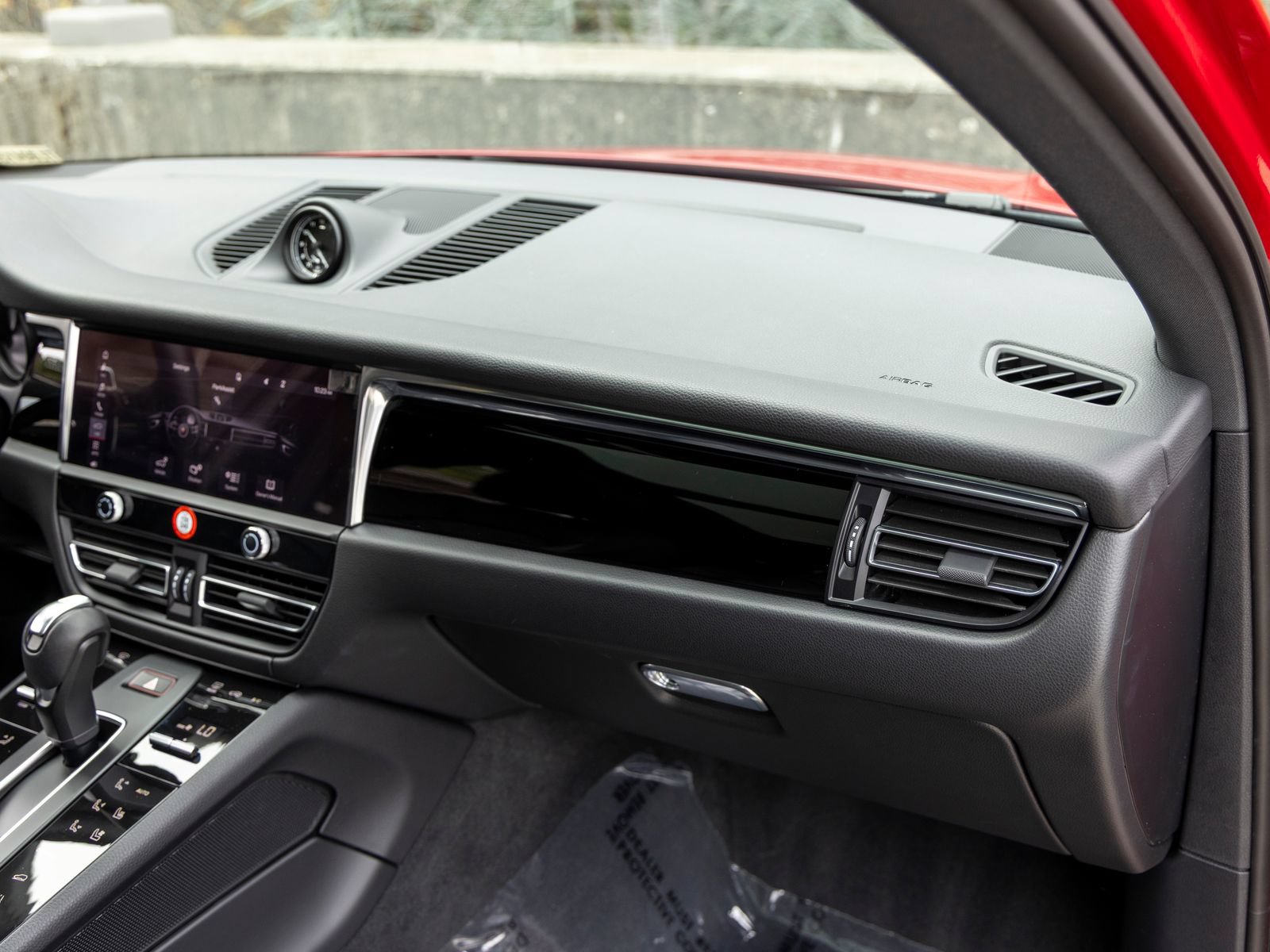 Certified 2026 Porsche Macan AWD/4WD image 65