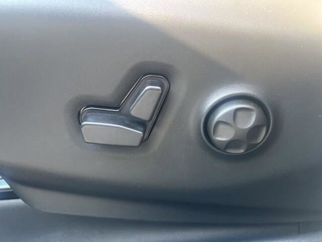 New 2026 Chrysler Pacifica Select image 6