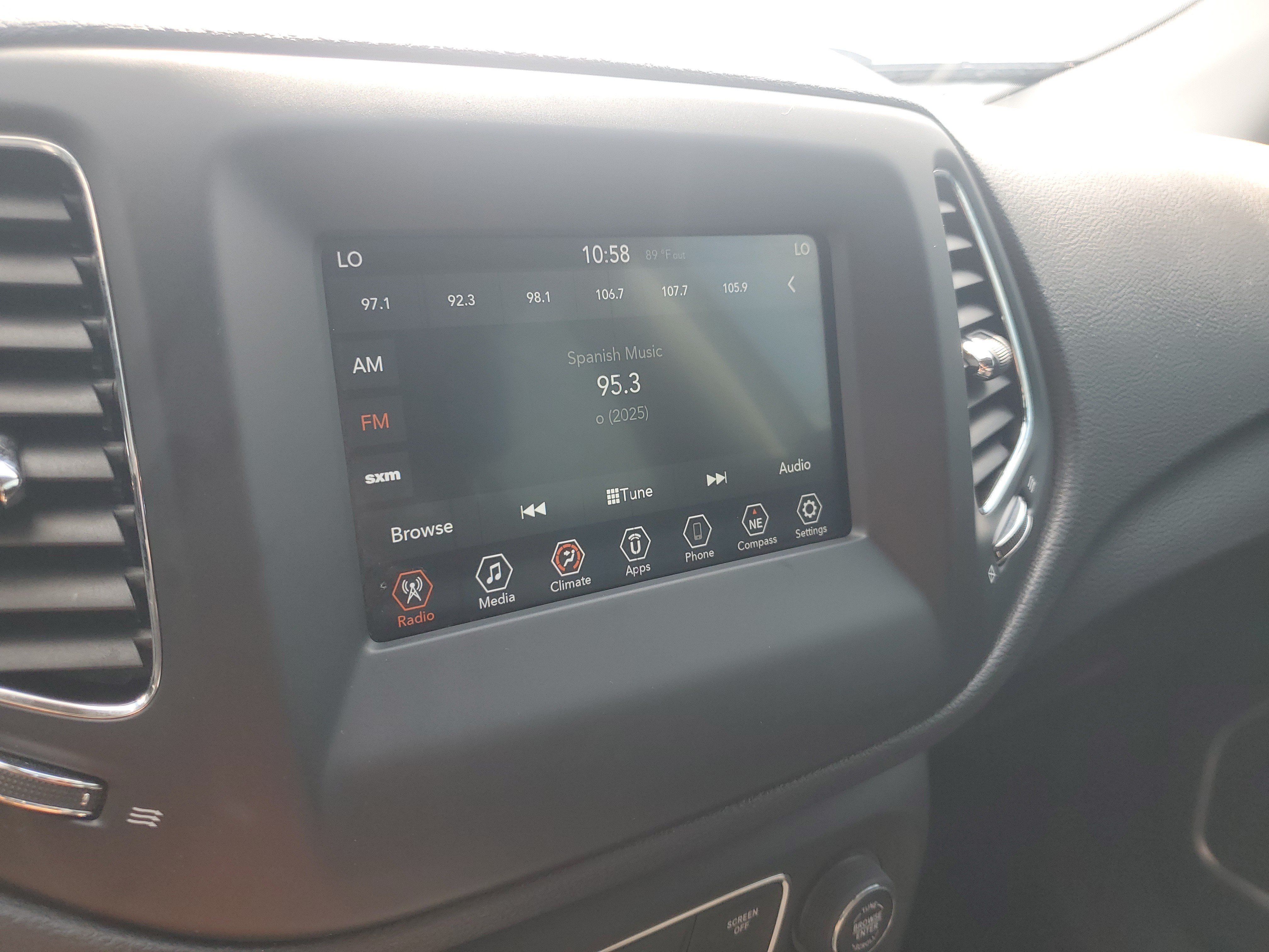 Used 2020 Jeep Compass Sport w/ Tech Group FWD image 20