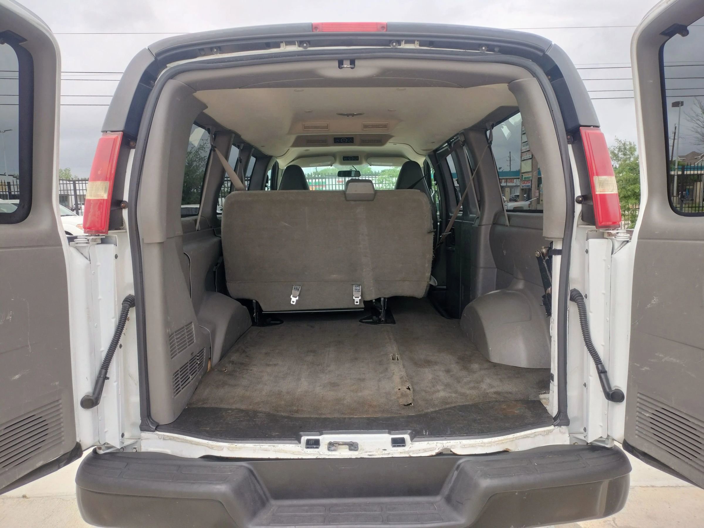 Used 2017 Chevrolet Express 2500 LS image 8