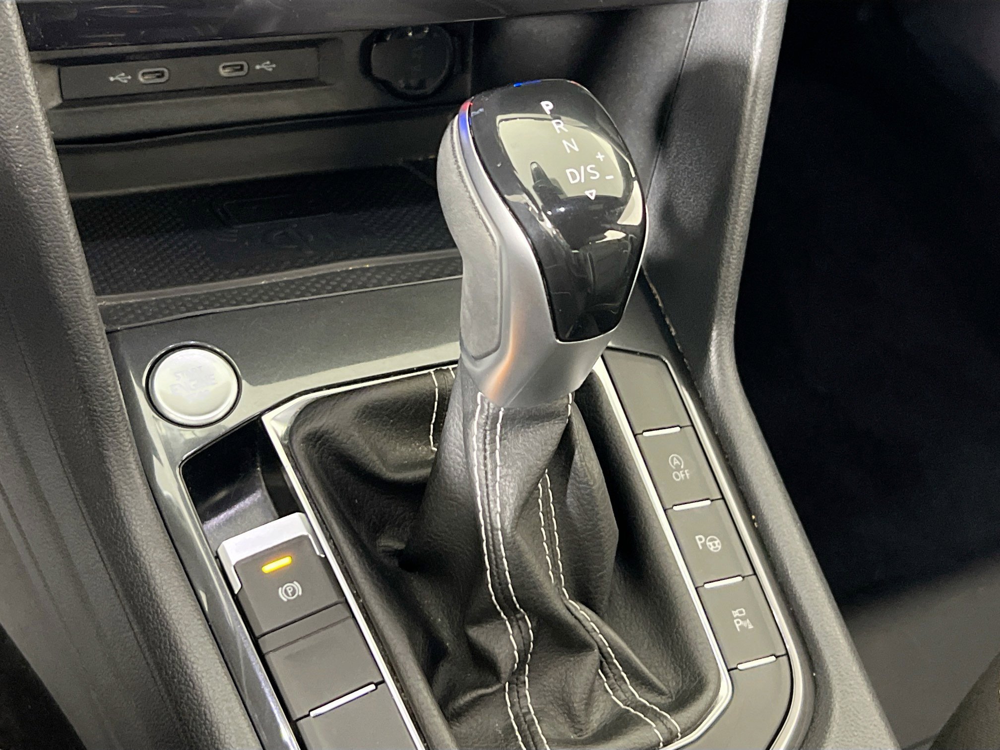 Used 2022 Volkswagen Tiguan SEL R-Line AWD/4WD image 17