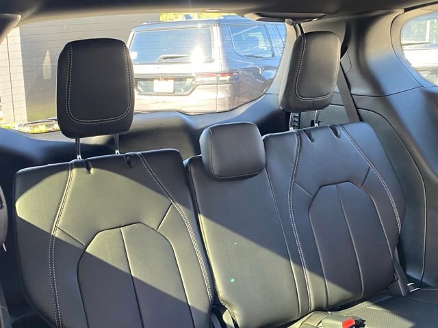 New 2026 Chrysler Voyager LX image 32