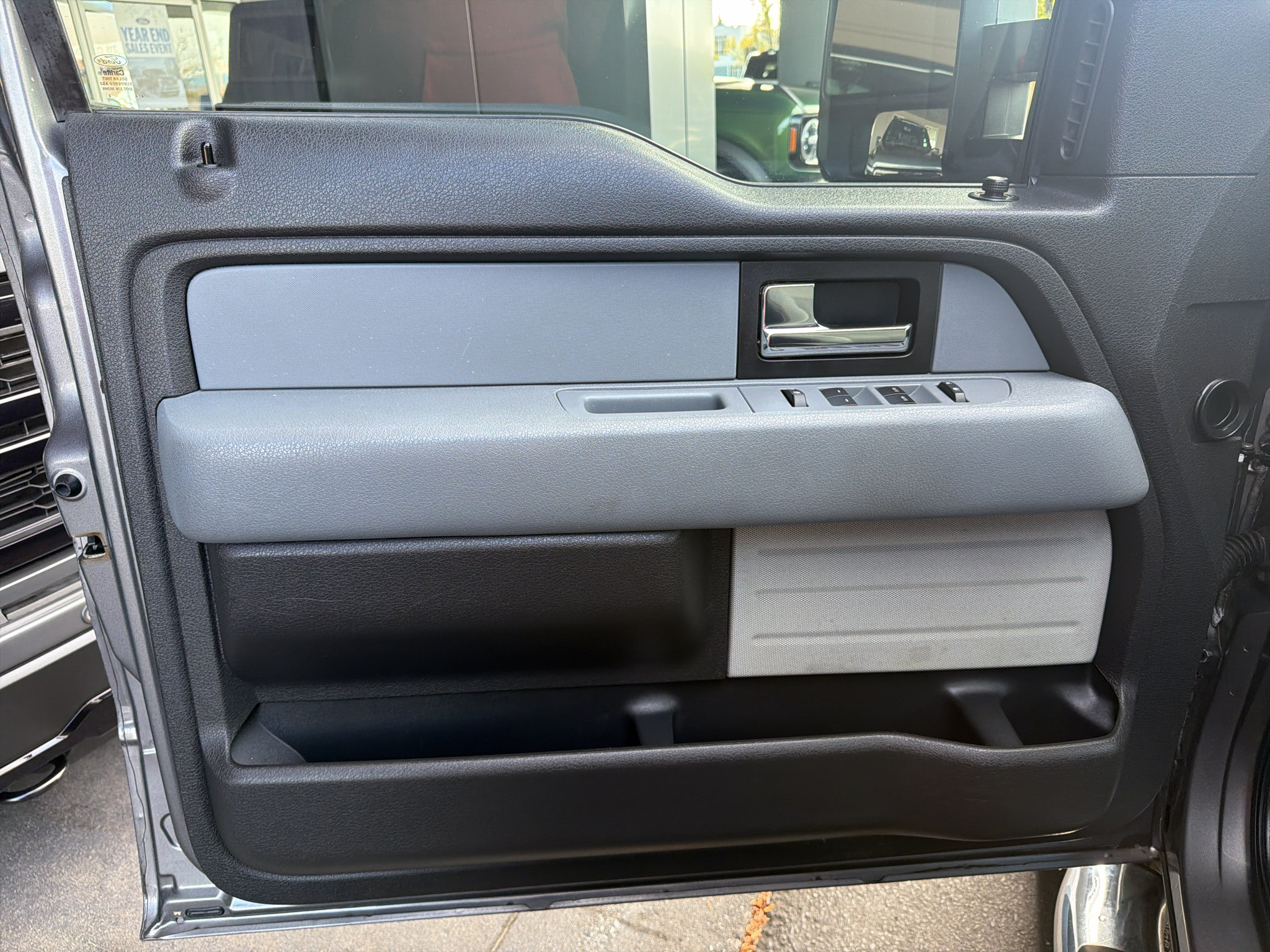 Used 2014 Ford F150 XLT w/ Equipment Group 302A Luxury AWD/4WD image 18