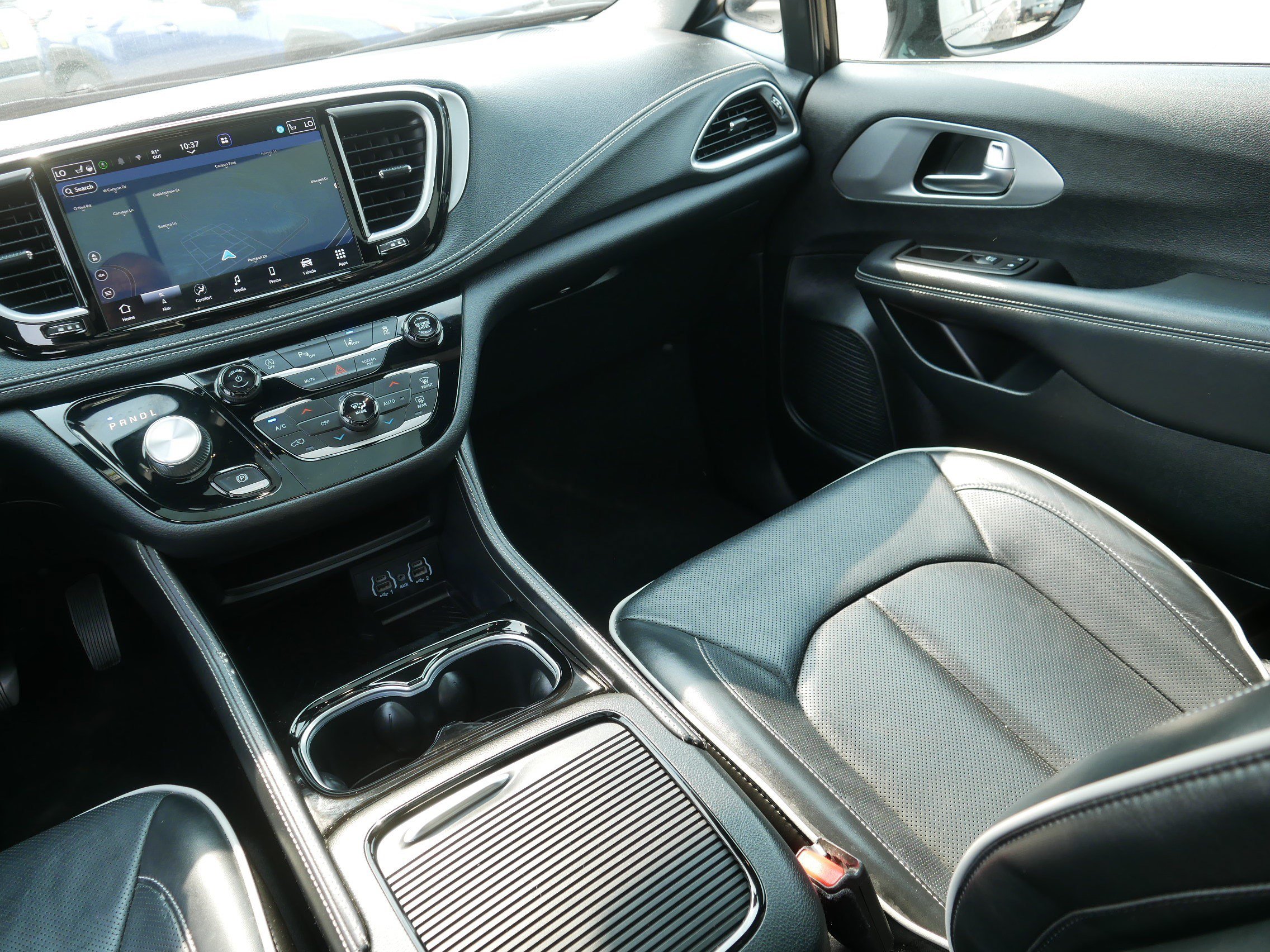 Used 2025 Chrysler Pacifica Limited FWD image 11