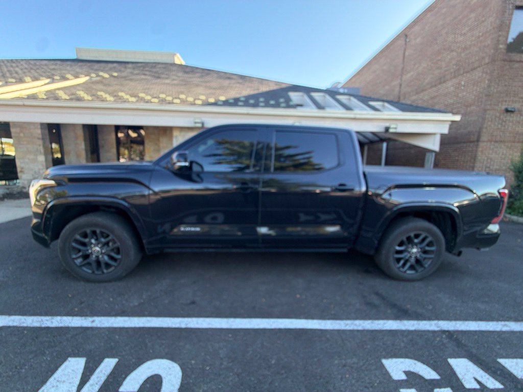Used 2022 Toyota Tundra Platinum w/ Advanced Package AWD/4WD image 11