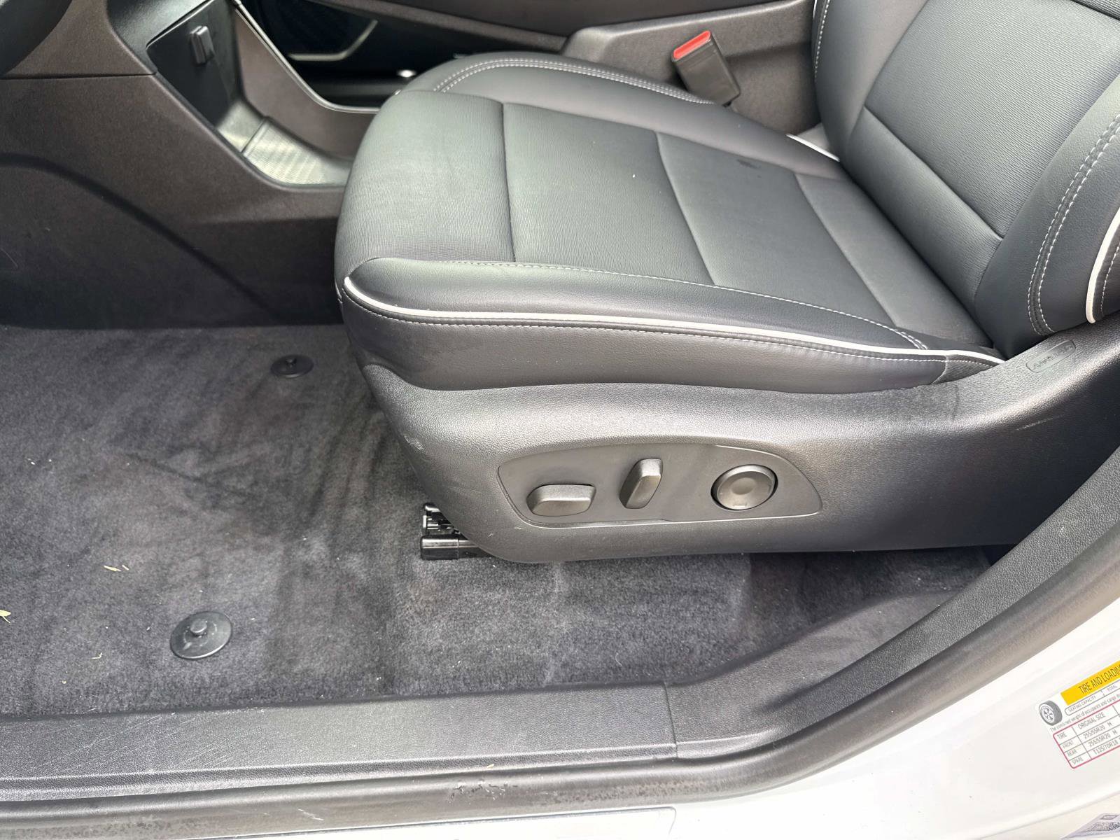 Used 2025 Buick Enclave Preferred image 21