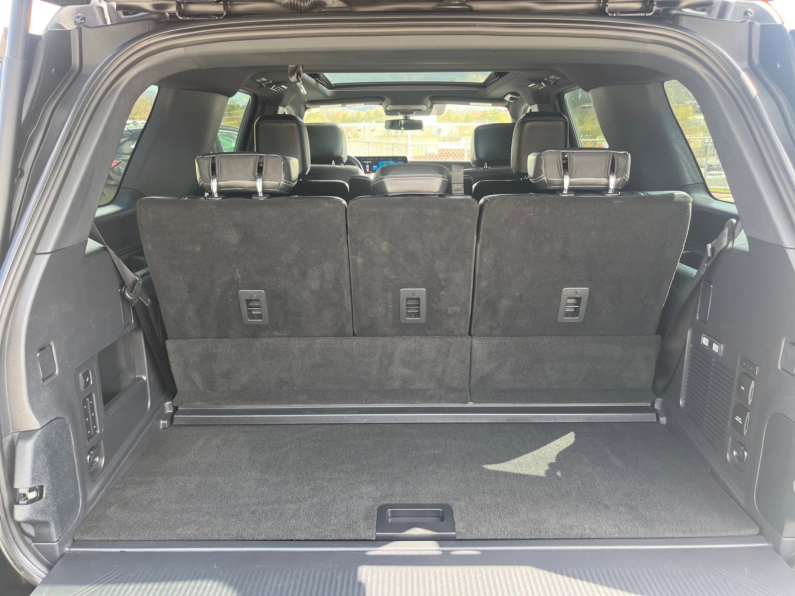 Certified 2025 Ford Expedition Platinum w/ Stealth Appearance Package image 19