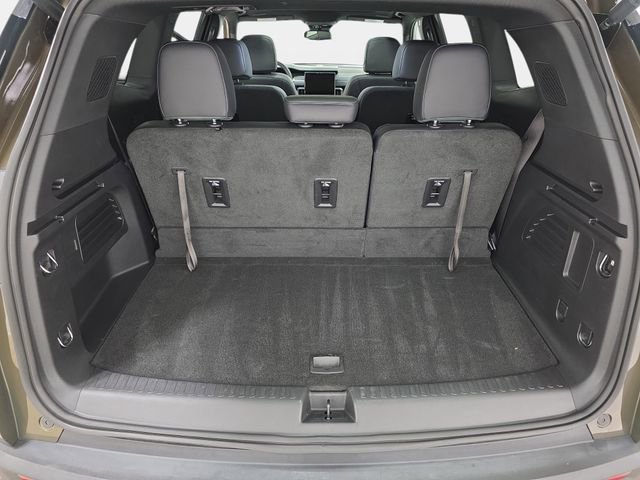 Used 2025 GMC Acadia AT4 w/ Luxury Package image 35