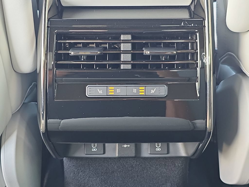 New 2027 Land Rover Range Rover Sport SE AWD/4WD image 13