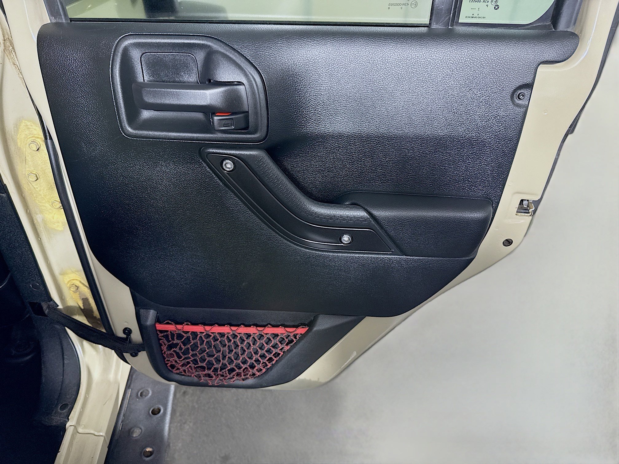 Used 2018 Jeep Wrangler Unlimited Rubicon w/ Connectivity Group image 26