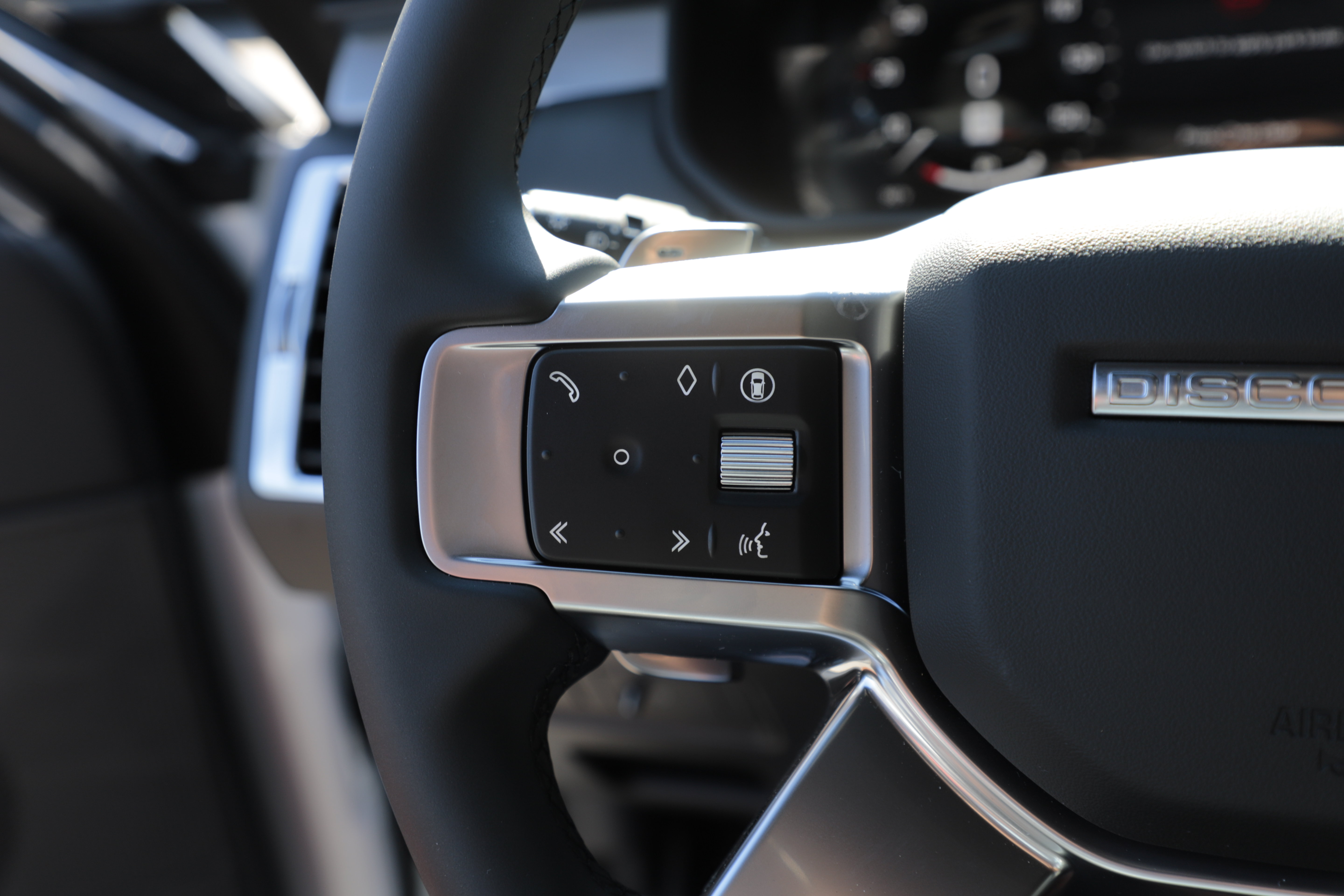 New 2026 Land Rover Discovery Limited Edition AWD/4WD image 23