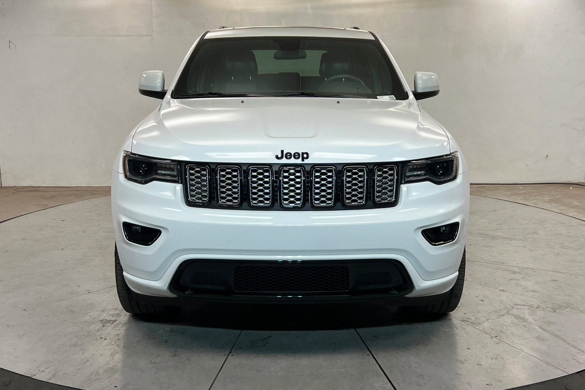 Used 2021 Jeep Grand Cherokee Laredo X image 8