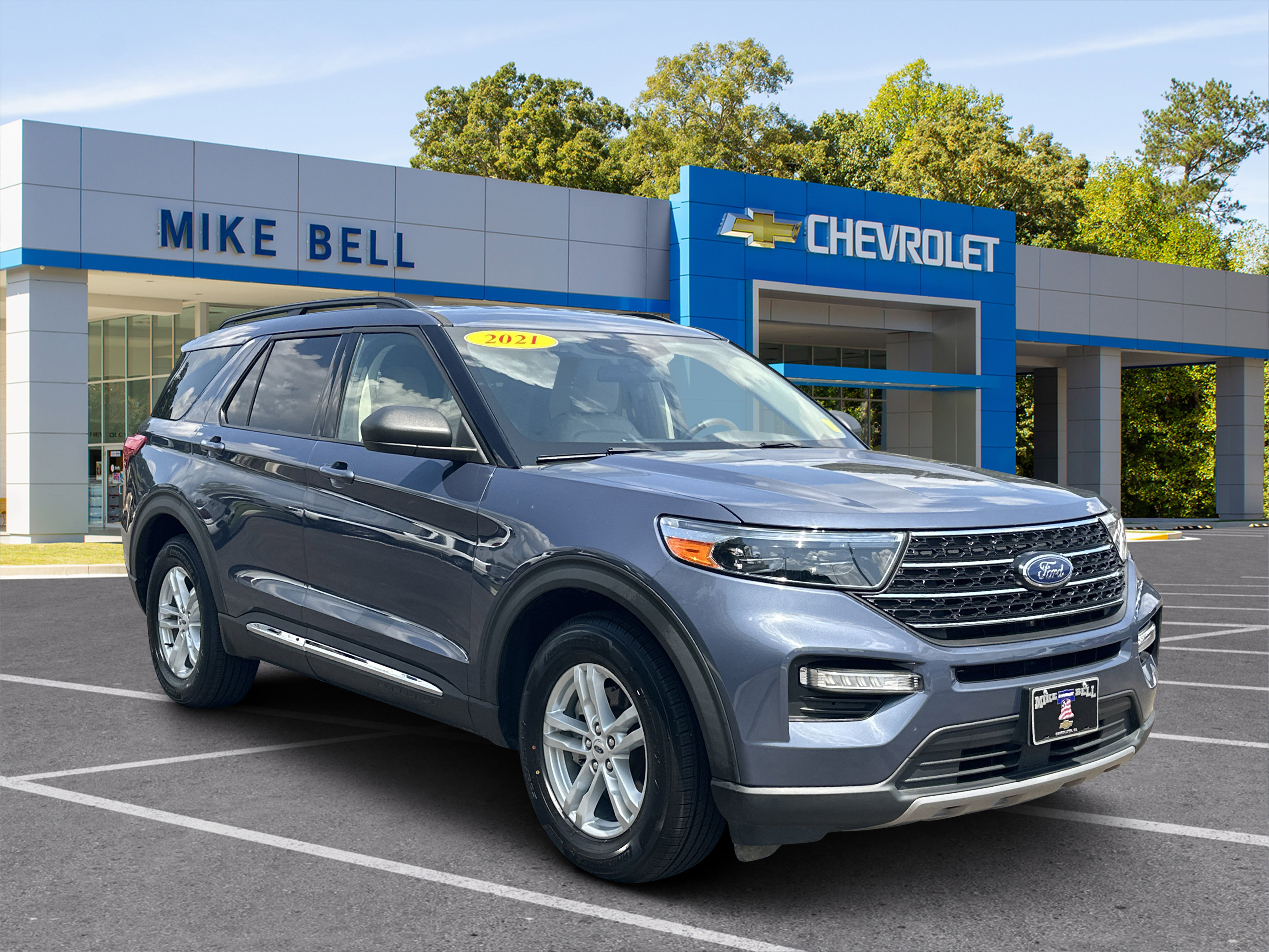 Used 2021 Ford Explorer XLT w/ Equipment Group 202A RWD image 1